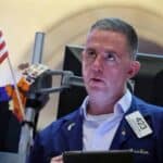 Read more about the article S&P 500 开启新一周上涨，特斯拉、苹果股价飙涨 | Ai Financial 财经日报