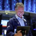 Read more about the article 道琼斯指数收盘上涨逾300点，连续第7个交易日收涨 | Ai Financial 财经日报