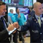 Read more about the article 标普500和纳斯达克在消费者通胀报告发布后上涨至历史新高 | Ai Financial 财经日报