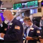 Read more about the article 美国股市反弹，扭转了自四月以来华尔街最糟糕一天的跌势 | Ai Financial 财经日报