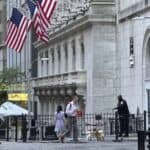 Read more about the article 英伟达上涨未能提振市场，标普500指数三天来首次下跌，道指下跌400点 | Ai Financial 财经日报