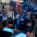 Read more about the article 标普500指数从纪录高点回落，投资者抛售飙升的大型科技股，Nvidia股价下跌5% | Ai Financial 财经日报