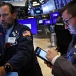 Read more about the article 标普500和纳斯达克创下自2022年以来最糟糕的一天，特斯拉和Alphabet在季度业绩公布后大幅下跌 | Ai Financial 财经日报