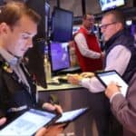 Read more about the article 道琼斯上涨近300点，结束了连续三天的跌势，市场迎来广泛的反弹行情 | Ai Financial 财经日报