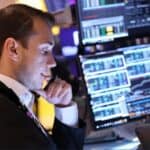 Read more about the article 股市收盘走低，纳斯达克下跌1%，美国国债收益率上升且鲍威尔演讲临近 | Ai Financial 财经日报