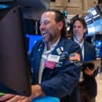 Read more about the article 周五股市收高，标普500连续第四个月上涨 | Ai Financial 财经日报