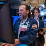 Read more about the article 标普500上涨，纳斯达克反弹收涨2%，扭转了因通胀报告引发的下跌走势 | Ai Financial 财经日报