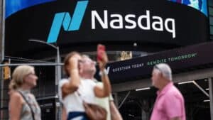 Read more about the article 纳斯达克周五上涨，创下新历史最高点，而其他市场则表现疲软 | Ai Financial 财经日报