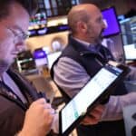 Read more about the article 道指下跌300点，从历史高位回落；英伟达拖累纳斯达克 | Ai Financial 财经日报