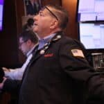 Read more about the article 道琼斯指数暴跌近900点，纳斯达克遭遇自2022年以来最差单日表现，市场担忧衰退风险加剧| AiF 财经日报