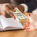 Read more about the article 高回报高保障：客户利用杠杆投资获利14万，实现400%真实回报率！| AiF 观点