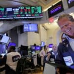 Read more about the article 标普500和纳斯达克收于历史高点，延续大选后涨势，美联储降息助力 | Ai Financial 财经日报