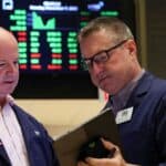 Read more about the article 道指飙升400点创新高，投资者普遍看好特朗普提名的财政部长人选 | AiF 财经日报