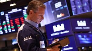 Read more about the article 标普500指数周二小幅收涨，连续第三个交易日上涨 | AiF 财经日报