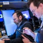 Read more about the article 标普500创下新纪录，股市尾盘反弹| AiF 财经日报