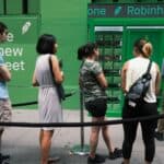 Read more about the article 警醒：美国家庭史无前例重仓股市，加拿大人还在观望？|AiF insight