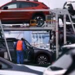 Read more about the article 道指连跌两日，特朗普汽车关税拖累股市| AiF 财经日报