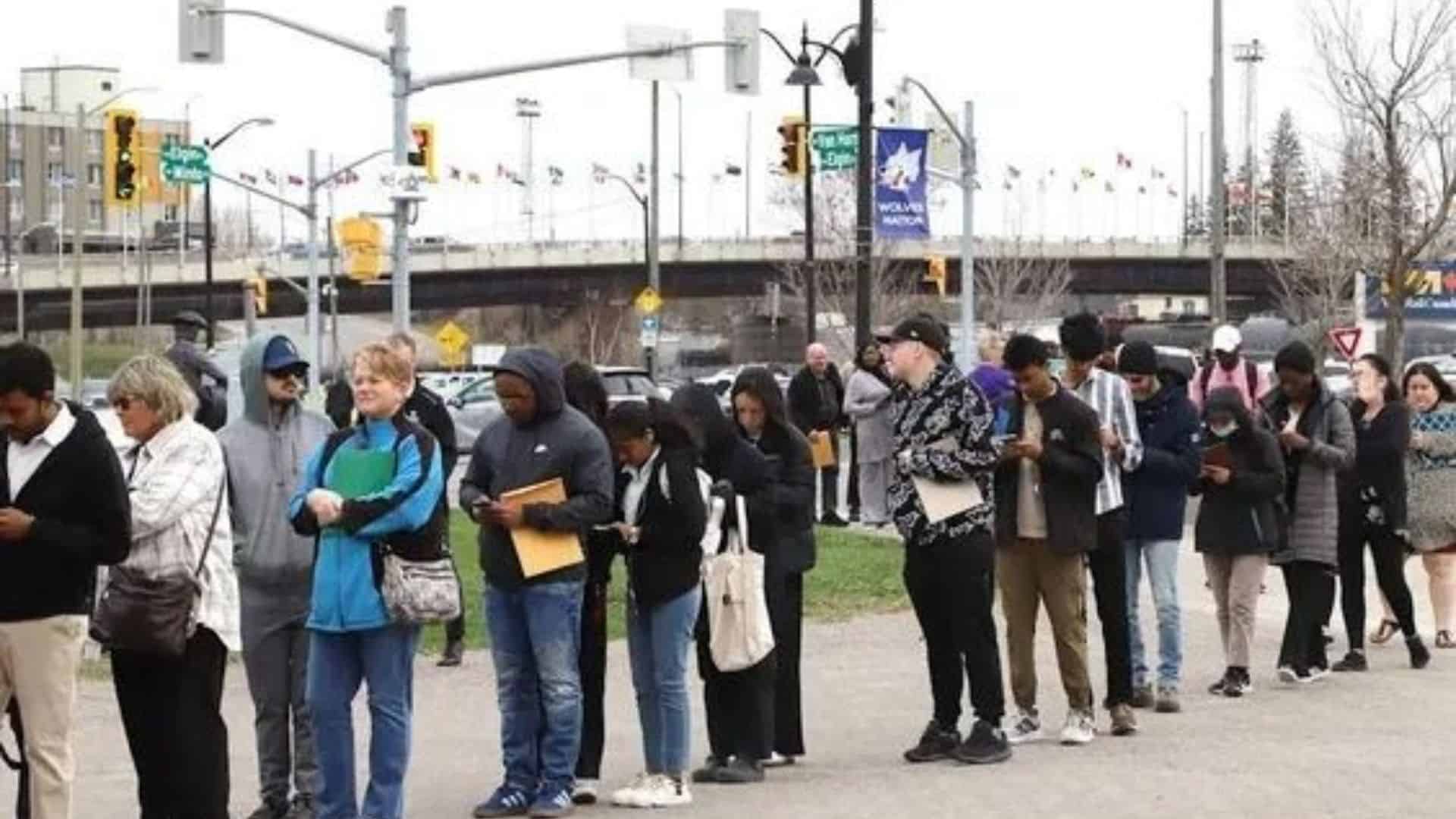 加拿大就业市场创20年新低，青年失业率居高不下| AiF insight