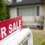 Read more about the article 从“抢房大战”到“脱身条款”——加拿大房地产正式转向买方市场| AiF insight