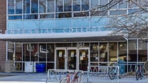 安省College狂裁1万人，600多专业被砍