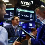 Read more about the article 标普500再创历史收盘新高，英伟达业绩印证AI热潮 | AiF 财经日报