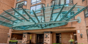 多伦多公寓价格崩盘！Yorkville豪宅半年亏损80万火速抛售