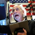 Read more about the article 道指与标普500再创收盘新高，本周录得大幅上涨，受美联储降息提振 | AiF 财经日报