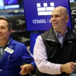 Read more about the article 美股周二收高，投资者摆脱政府关门担忧，9月表现异常强劲 | AiF 财经日报