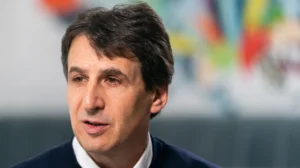 Read more about the article Apollo CEO：传统投资模式已经“失灵”，私人市场才是未来 | AiF insight
