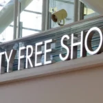 Read more about the article 40年老牌免税店关门，加拿大边境商业面临崩盘危机 | AiF insight