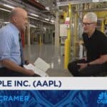 Read more about the article 蒂姆·库克：他为 Apple 在美国构建端到端硅供应链的进展感到“非常满意” | AiF insight