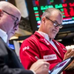 Read more about the article 标普500在震荡交易中收跌，特朗普再度批评中国引发市场回落 | AiF 财经日报