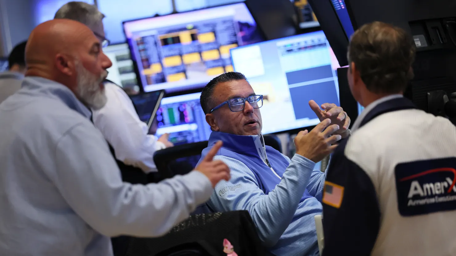 标普500上涨,收复周三跌幅并再创新高