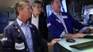 Read more about the article 美股连续第二日创下历史新高，AI概念升温，美联储利率决议在即 | AiF 财经日报