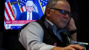 Read more about the article 道指收低，鲍威尔暗示美联储今年或不再降息，股市回吐涨幅 | AiF 财经日报