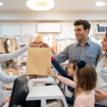 Read more about the article 美国第二季度GDP意外增长3.8% 消费支出推动经济反弹 | AiF insight