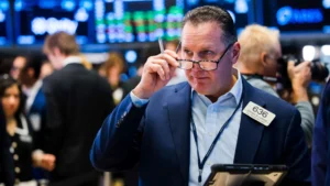 Read more about the article 纳斯达克11月开门红：亚马逊与AI概念股领涨 | AiF 财经日报