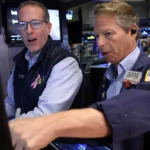 Read more about the article 道指大涨近400点，纳指反弹2%，政府停摆终结在望 | AiF 财经日报