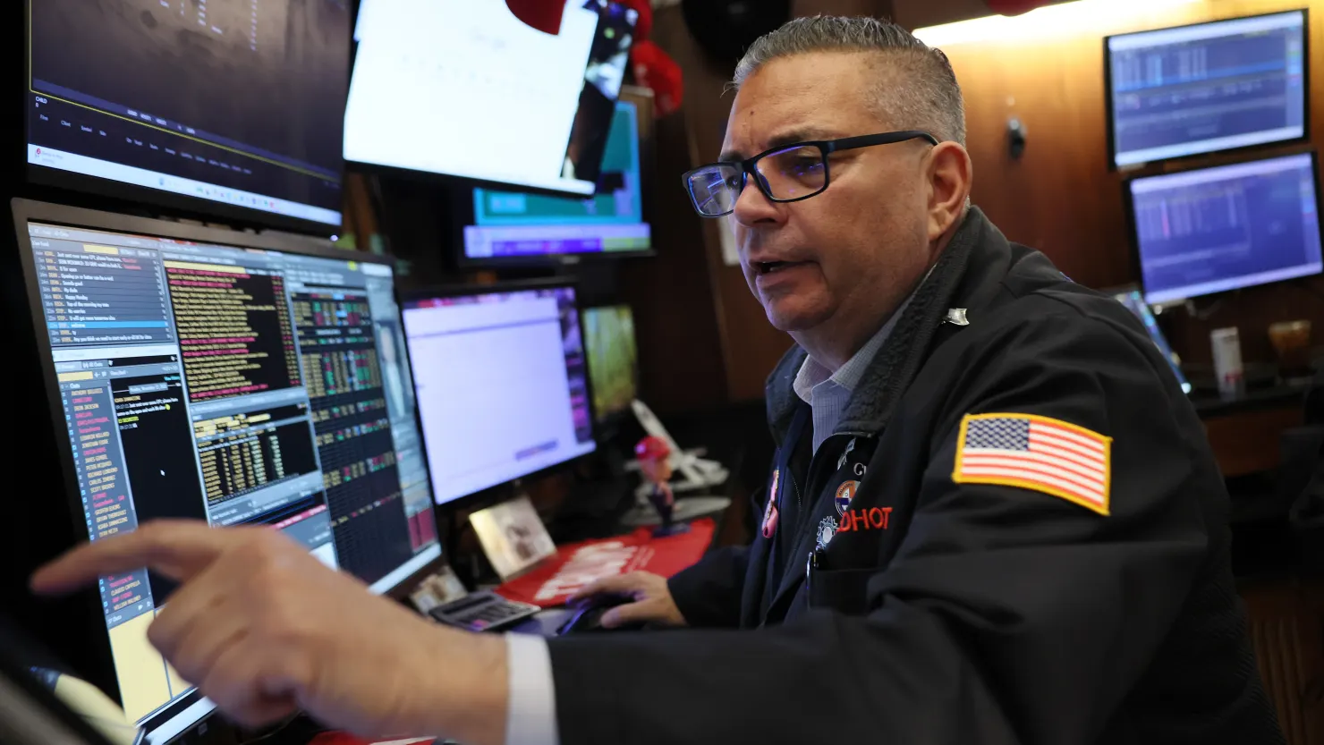 道指收跌逾550点，英伟达与科技股走弱拖累大盘