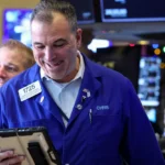 Read more about the article 科技股反弹，股市在感恩节前录得第四日上涨​ | AiF 财经日报