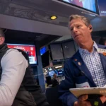 Read more about the article 纳斯达克收高，但尽管感恩节周反弹，月度仍录得跌幅​ | AiF 财经日报