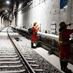 Read more about the article 加拿大10月新增6.7万个就业岗位 失业率降至6.9% 创三个月新低 | AiF insight