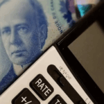 Read more about the article 52岁被裁员仅有25万RRSP？理财专家教你如何稳健退休 | AiF insight