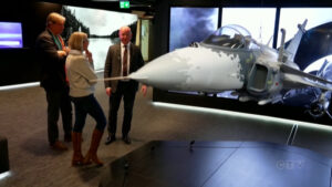 瑞典鹰狮战机或在加拿大生产：带来1万个岗位｜萨博提议技术转移与本地制造