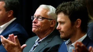 沃尔顿家族财富之道：4820亿美元资产如何通过“轴辐式”家族办公室管理