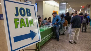 2025年美国裁员总数超110万，创2020年疫情以来新高