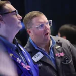 Read more about the article 道指下跌400点，加密货币下滑打击市场情绪，五连涨势头中断 | AiF 财经日报