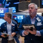 Read more about the article 标普500指数收盘变化不大，静待美联储决议，摩根大通拖累道指 | AiF 财经日报