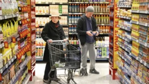 加拿大11月通胀2.2%，杂货价格飙升4.7%，牛肉咖啡大涨