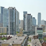 Read more about the article 房价“跌跌不休”：万锦一个月贬值8万，多伦多惊现“2018年价”公寓 | AiF insight